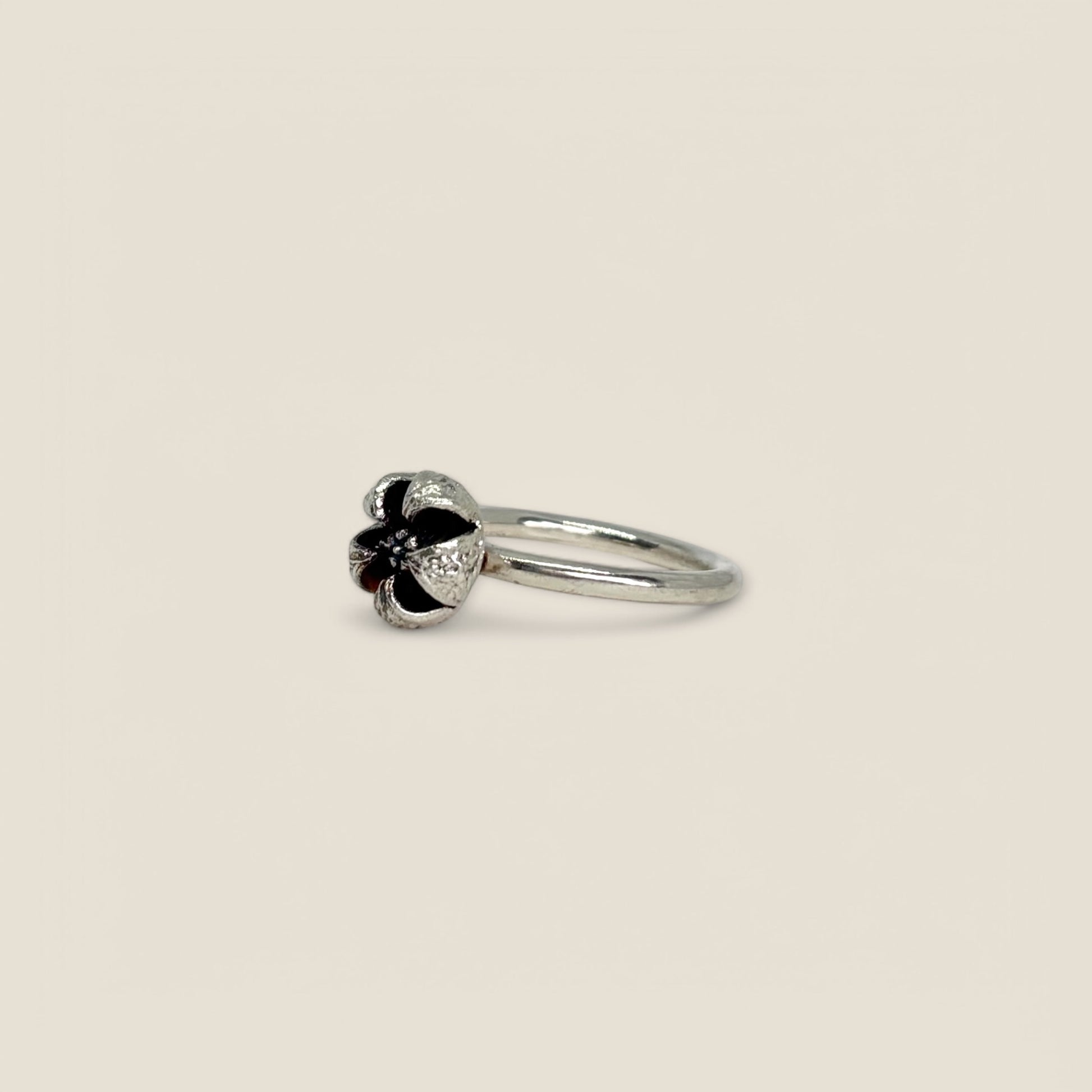 Tea Tree Pod Ring Silver