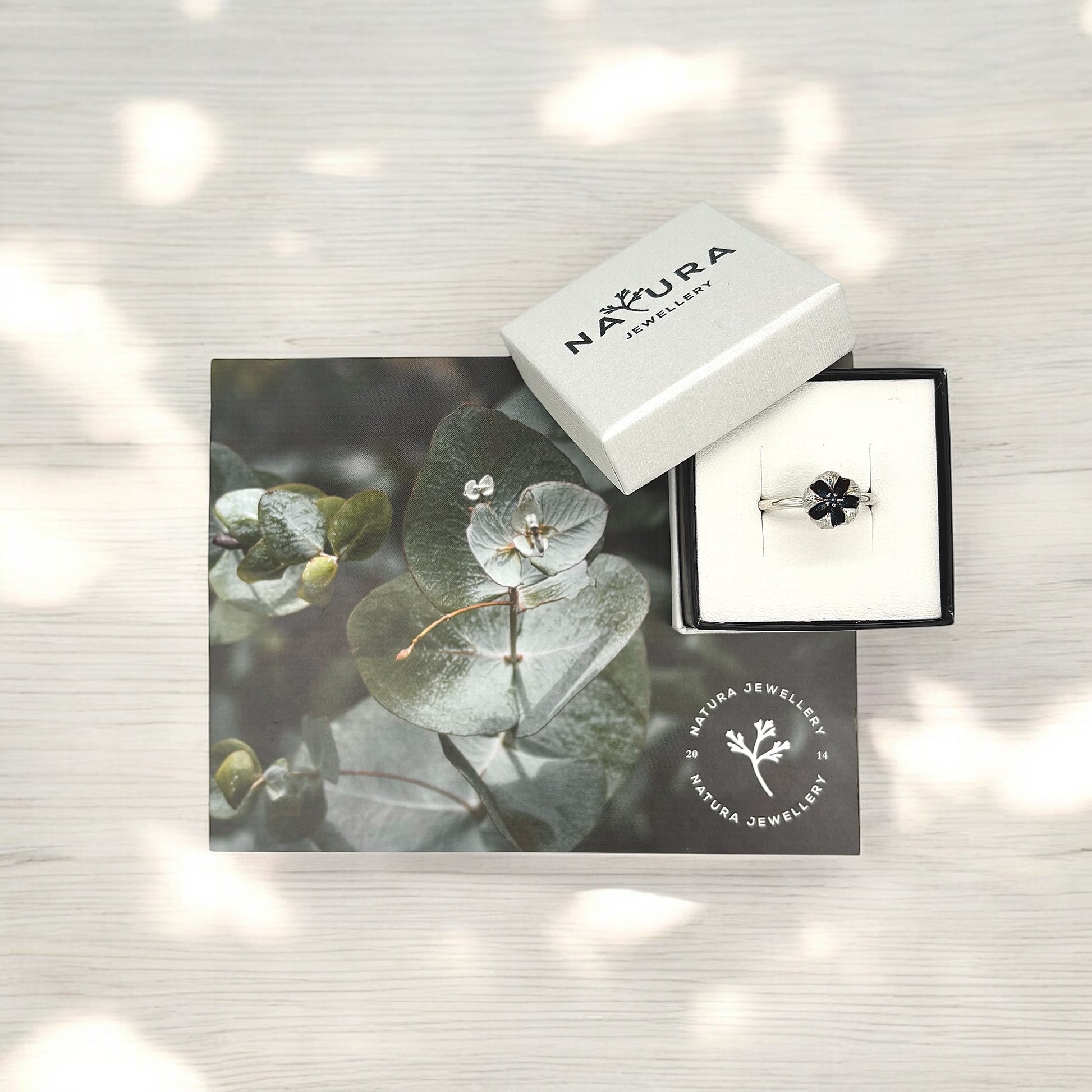 Tea Tree Pod Ring in Natura Packaging