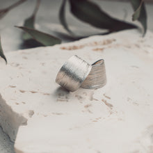 Load image into Gallery viewer, Melaleuca Silver Ring